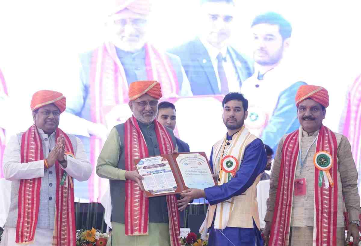  “Sanskrit is the Golden String that Connects India’s Many Languages into One Grand Garland”: Vice President