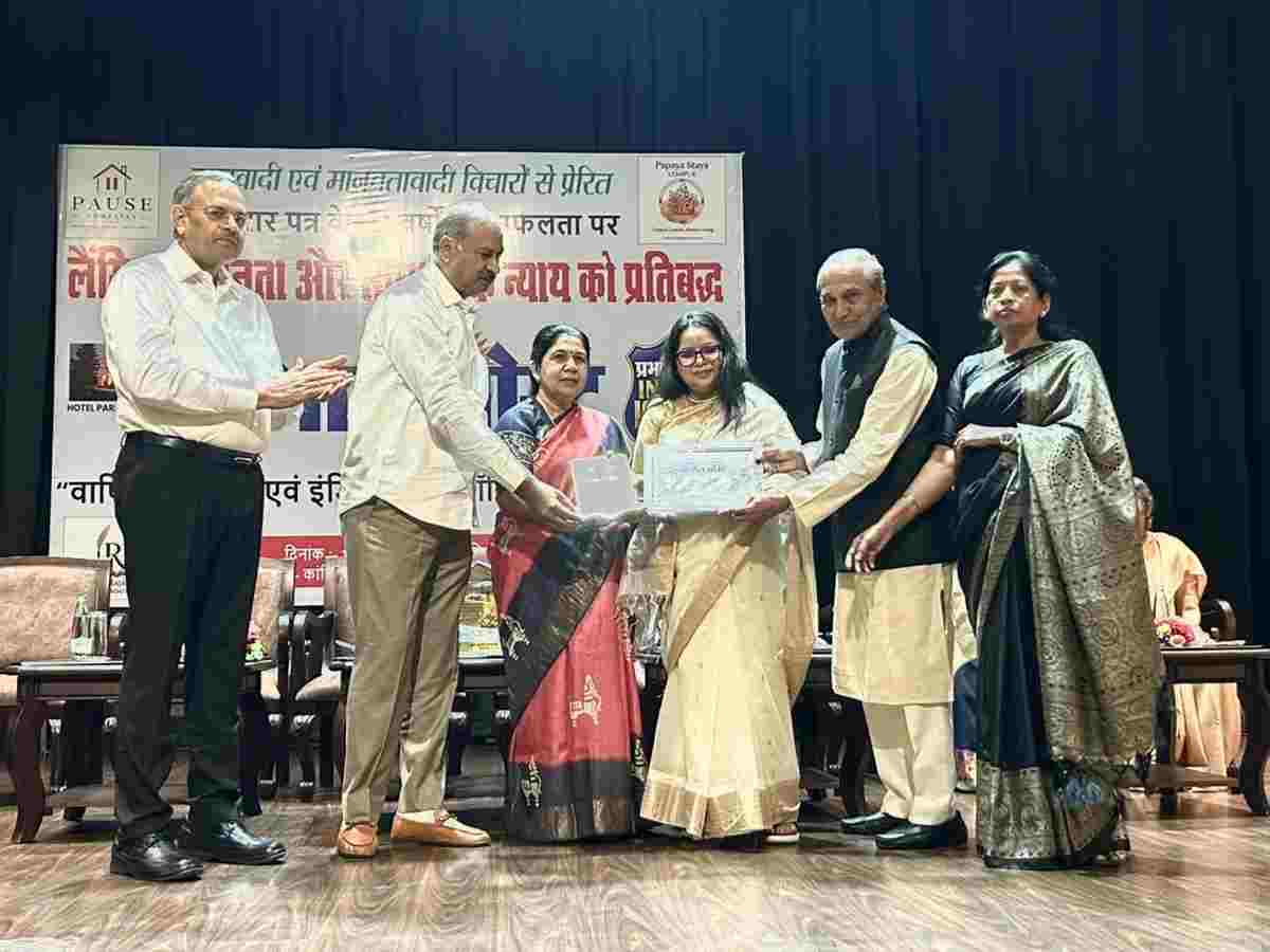 Dr Surendra Kumar, Dr Lata Honoured with Indian Iconic Awards